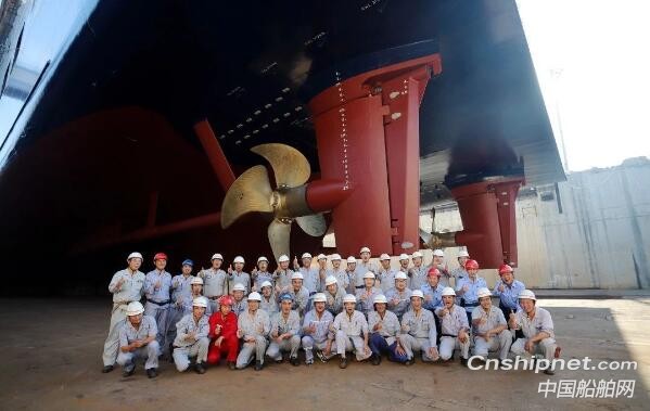 南京金陵船厂首艘15500吨货物滚装船交付
